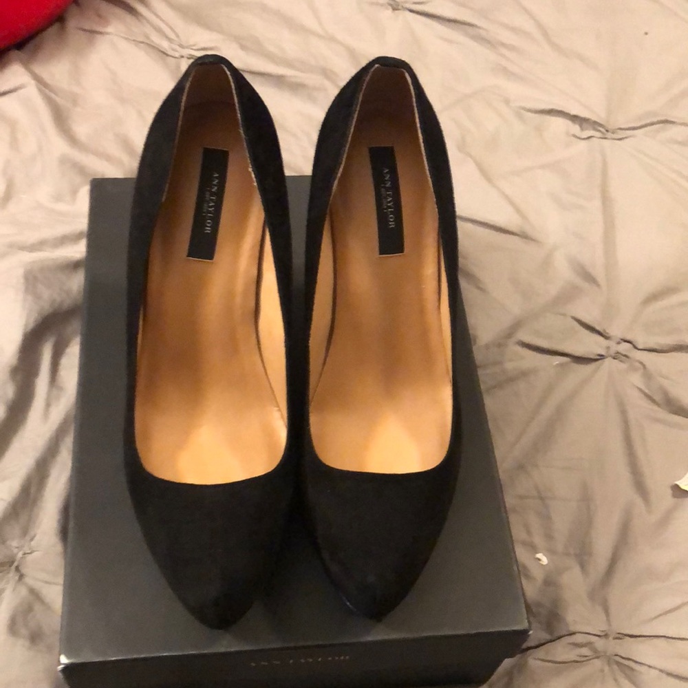 Ann Taylor Black Wedge Shoe
